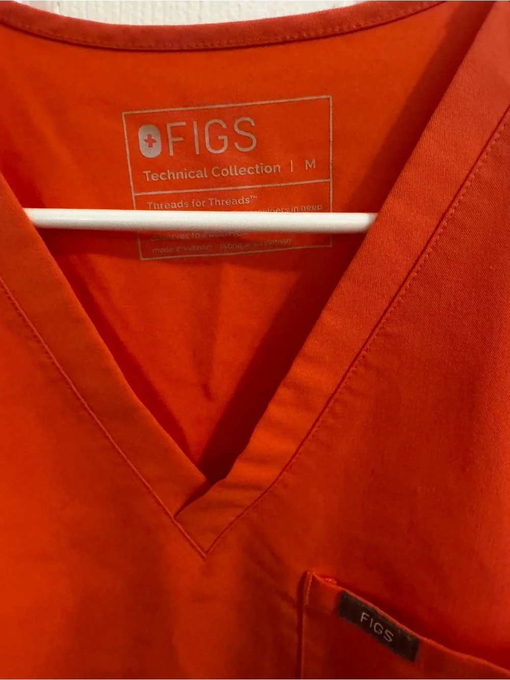 Figs Women’s Scrubs Set, coral Medium - Picture 3 of 7
